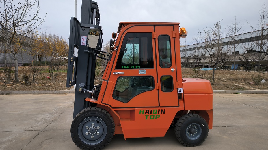 HaiqinTop New 3.5ton diesel forklift with Closed Cabin push to the market