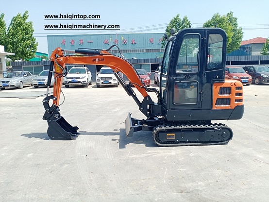 The pilot control mini excavator details Maintenance