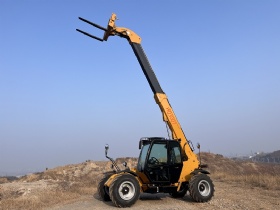 Telehandler HQ735 with Cummins engine