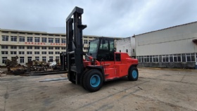 30ton Heavy Duty Diesel Forklift HQ-300