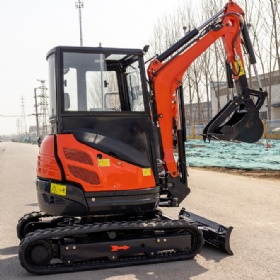 Small Tailless Excavator HQ26