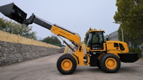 Large Telescopic Loader HQ935T